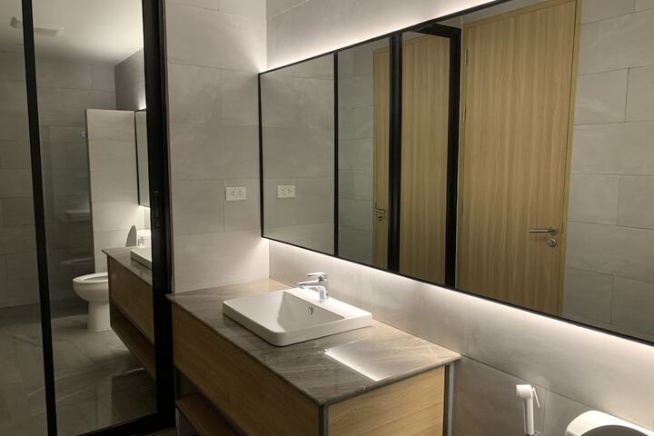 Room 6 of 38