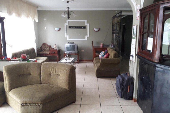 Room 9 of 16