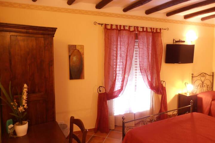 Room 6 of 63