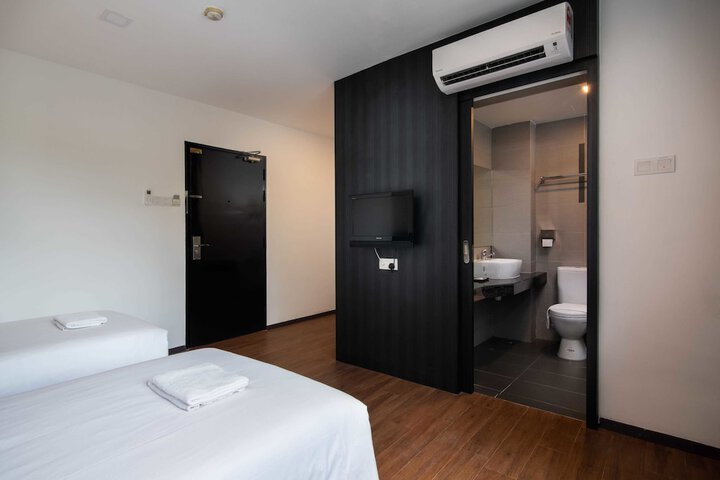 Room 7 of 37