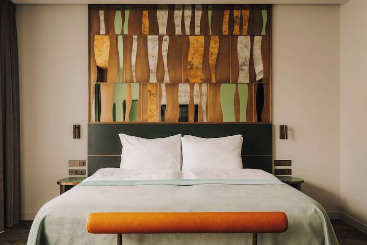 Room 10 of 92