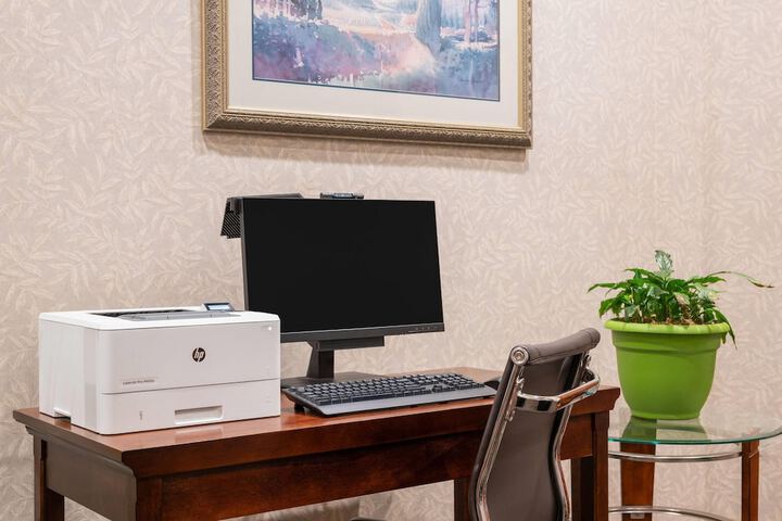 Business Center 36 of 38