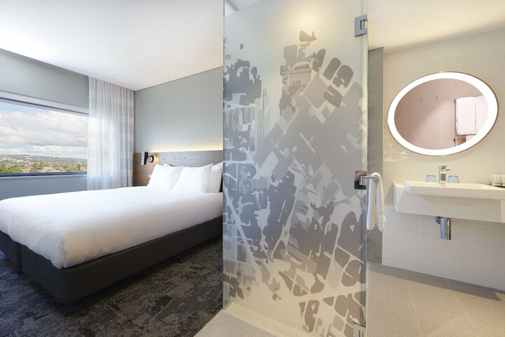 Room 5 of 72