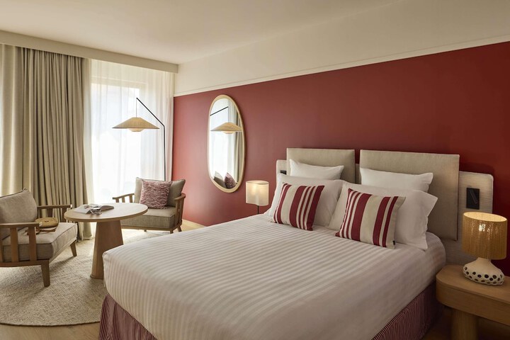 Room 25 of 141