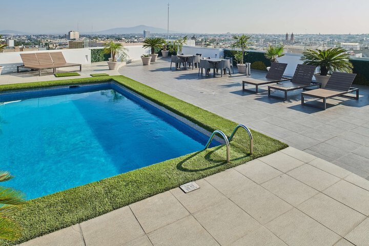 Hotel Pool