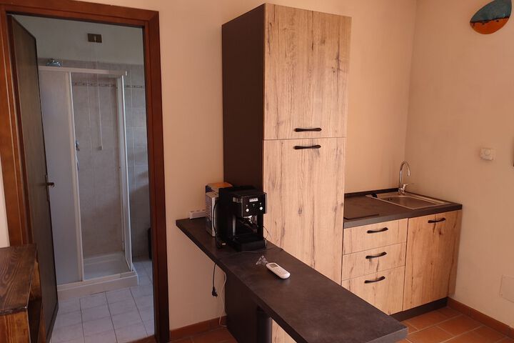 Room 6 of 17
