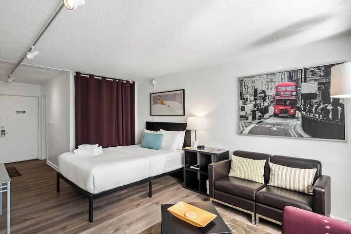 Room 18 of 73