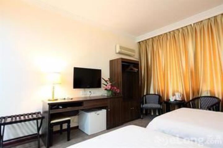 Room 50 of 84