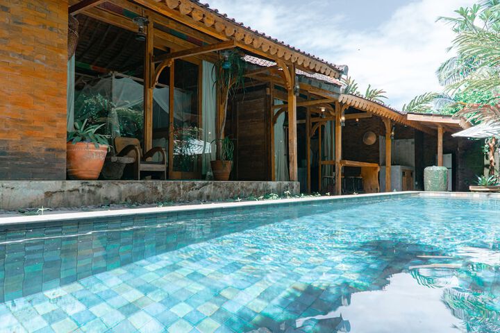 Pool 79 of 131