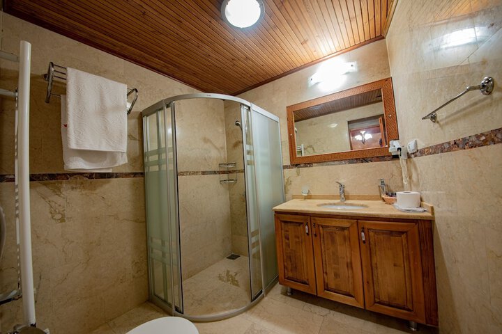 Room 42 of 46