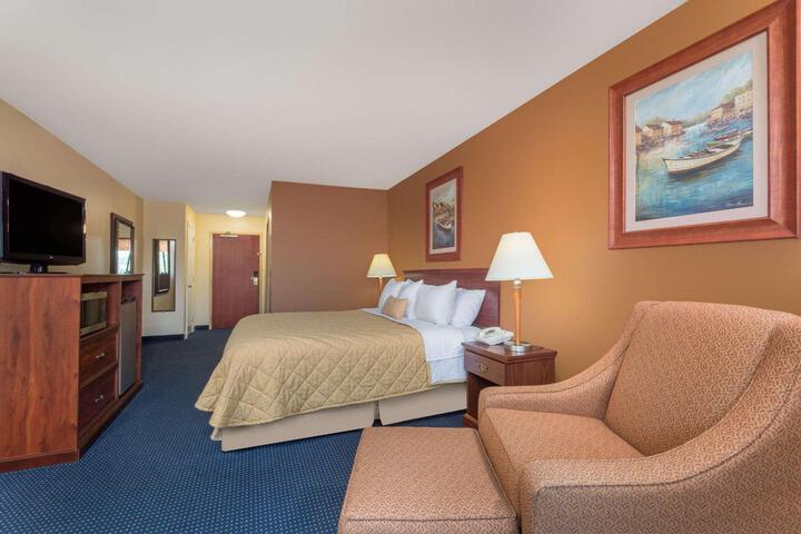 Double Accessible Queen Size Bed (4 of 5)