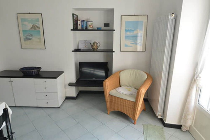 Room 4 of 35