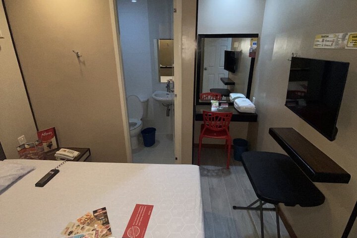 Room 18 of 29