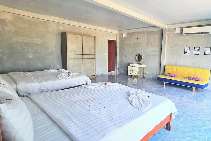 Room 6 of 45