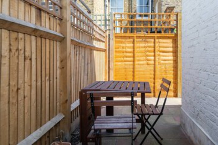 Big Family House Near Clapham Common