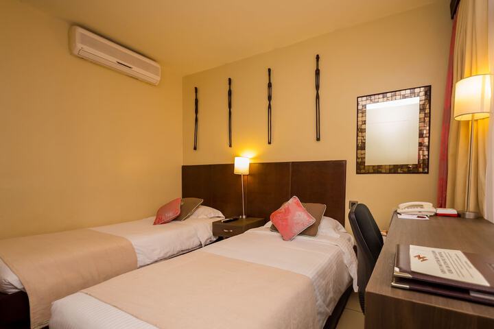 Room 34 of 174