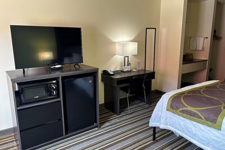 Room 16 of 27
