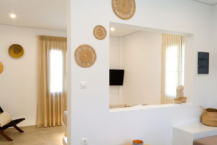 Room 27 of 67