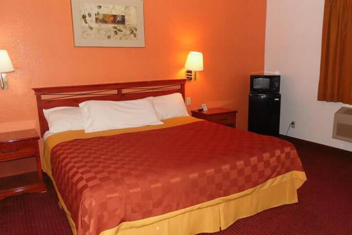 1 King Bed (1 of 3)