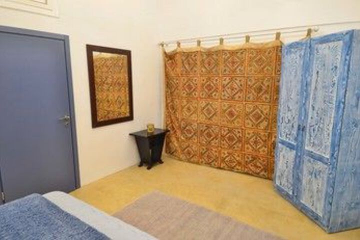 Room 6 of 38