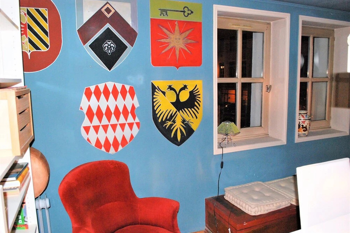 Room 9 of 15