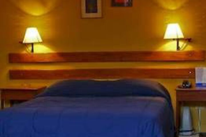 Room 8 of 43