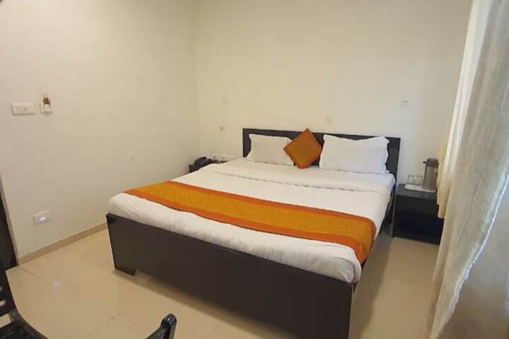 Room 33 of 33