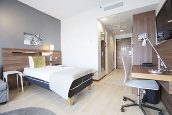 Room 27 of 60