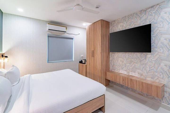 Room 9 of 26