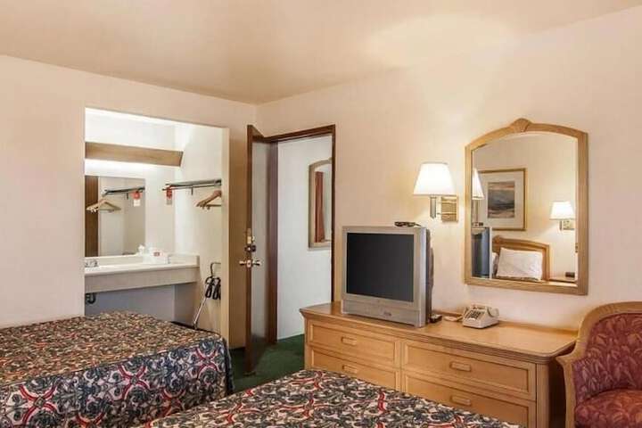 Room 11 of 21