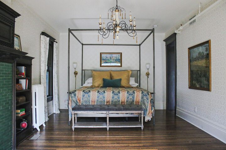 Room 4 of 42