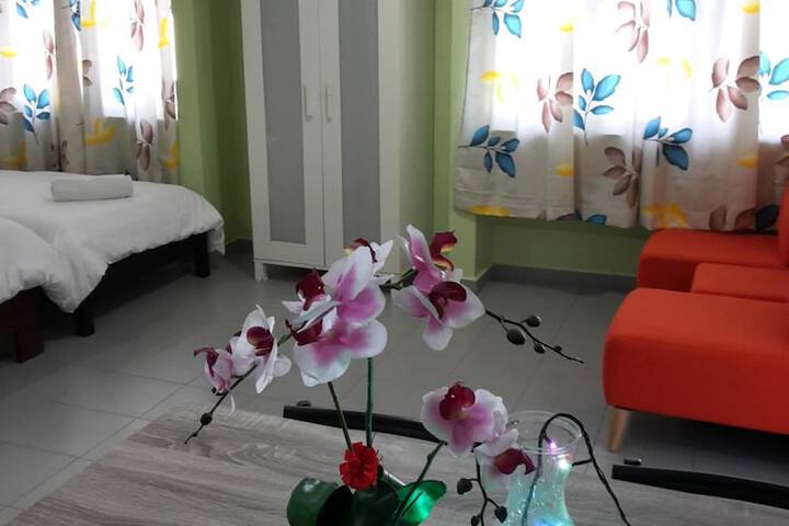 Room 28 of 97