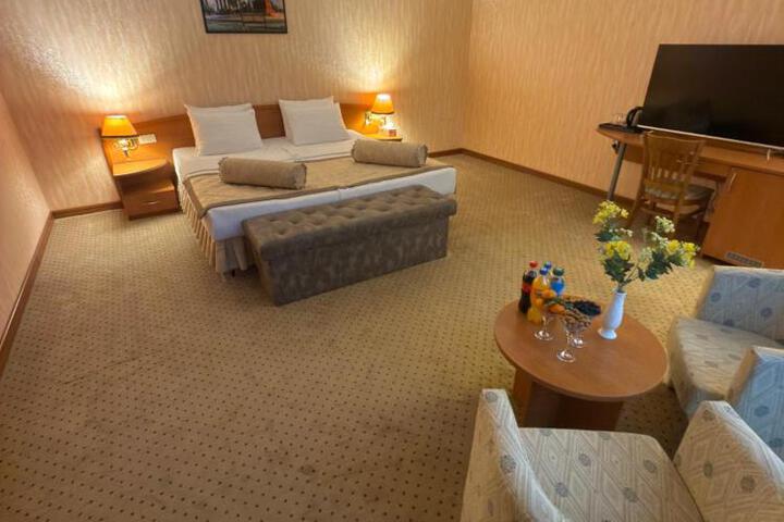 General 2 of 28