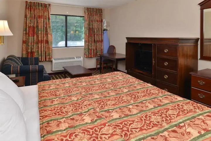 Room 6 of 11