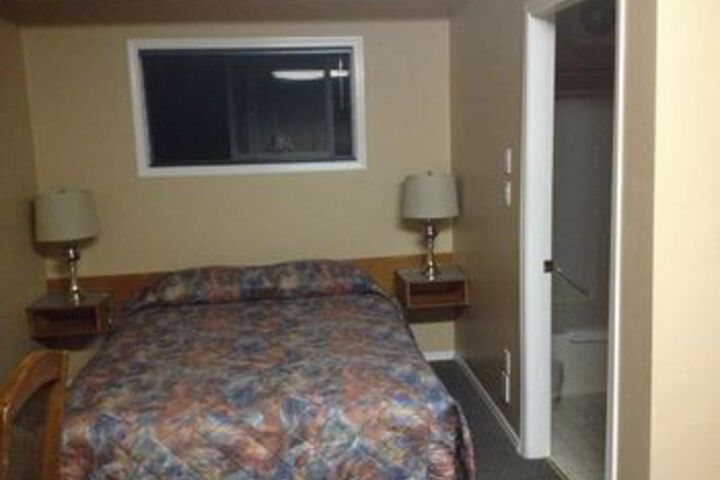 Room 20 of 33