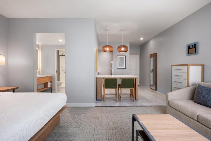 Room 10 of 40