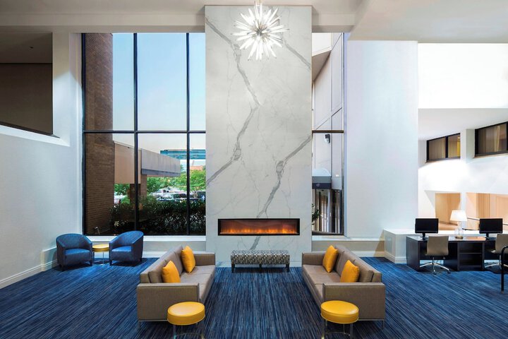 Lobby lounge
