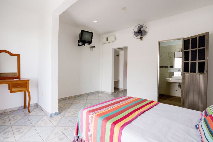 Room 3 of 40