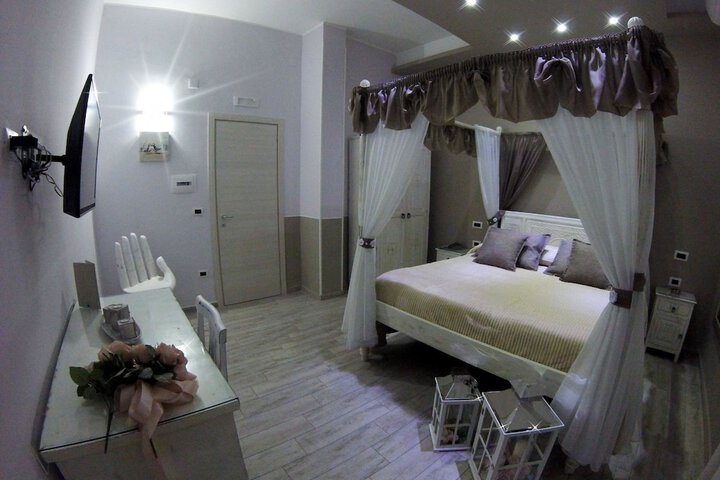 Room 17 of 39