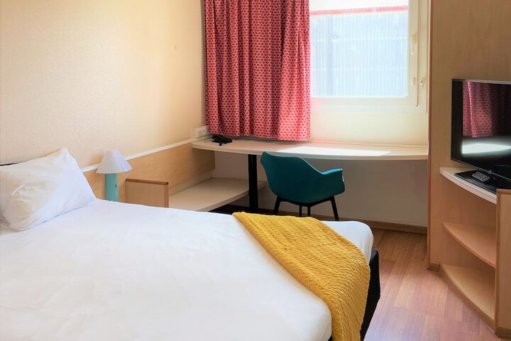 Room 14 of 124