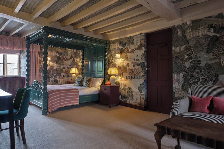 Room 46 of 155