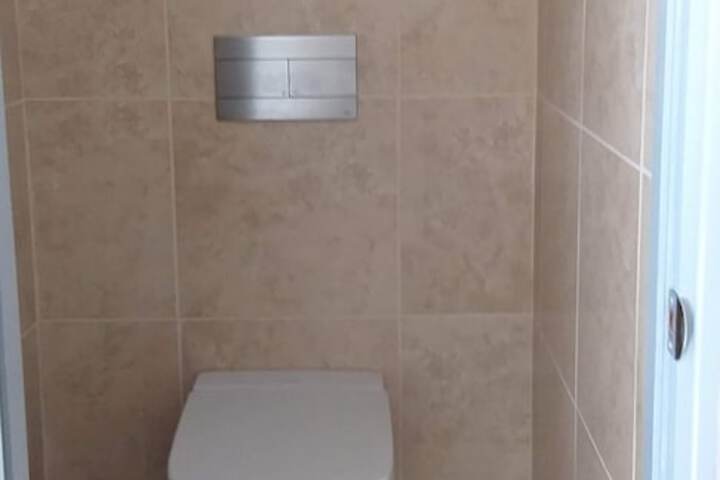 Room 35 of 107