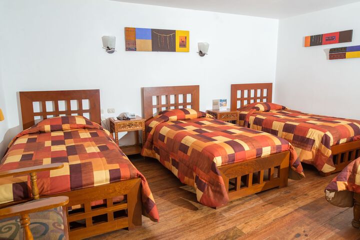 Room 12 of 77