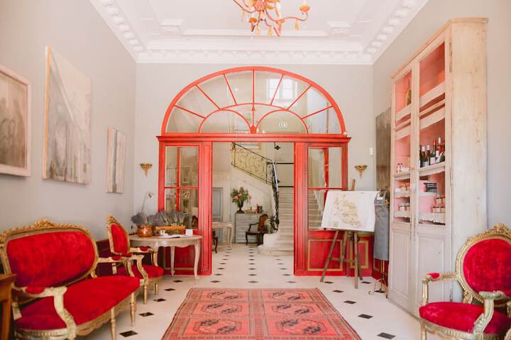Entrance & Lobby