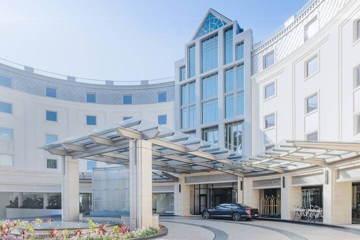 Hotel 129 of 132