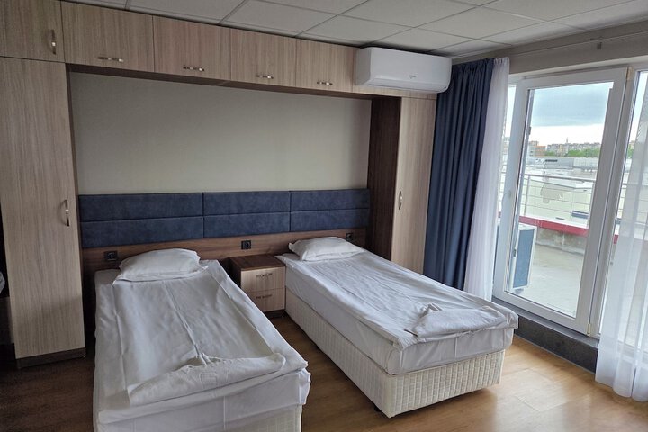 Room 57 of 137
