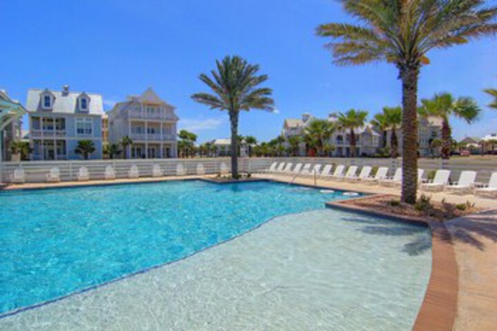 Pool 12 of 17
