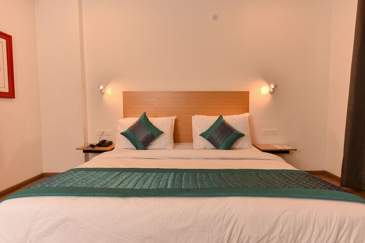 Room 6 of 24