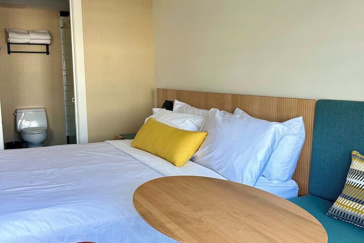 Room 21 of 74
