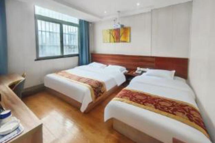 Room 5 of 6